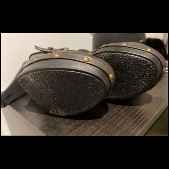 Wooden Heels - Picture 3 of 5